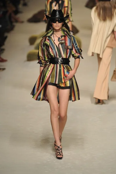 Look 39